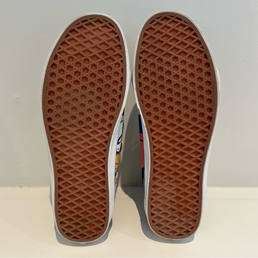 Limited Edition Vans Disney Sk8-HI Mickey & Friends - Picture 8 of 10